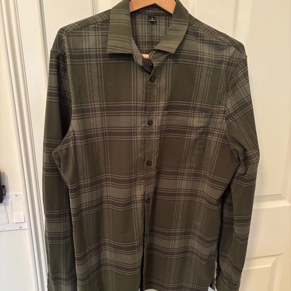 lululemon Men's Casual Button Down Shirt size Large